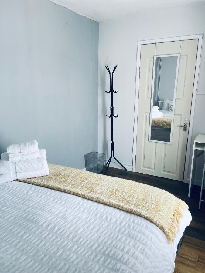 Small Doble, Shared House Filton Extérieur photo
